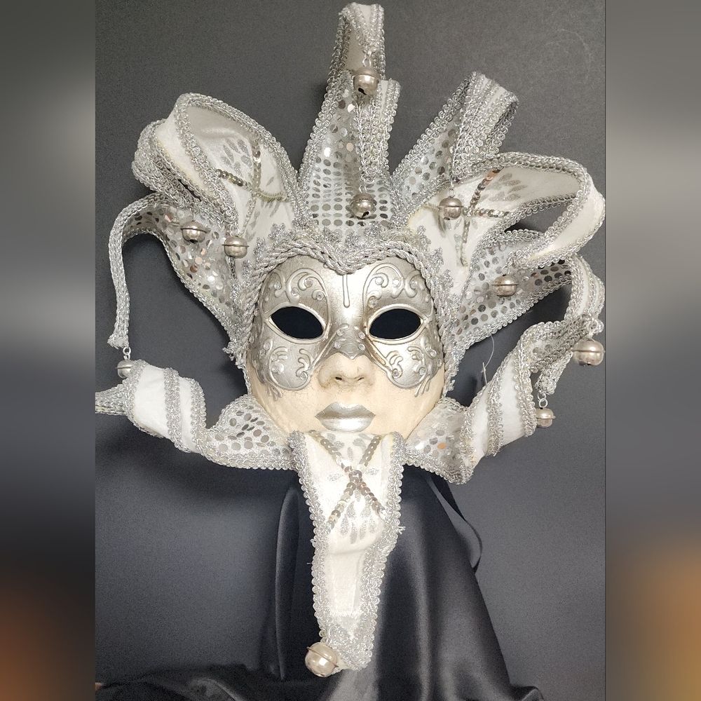 Breathtaking- Decor Mask